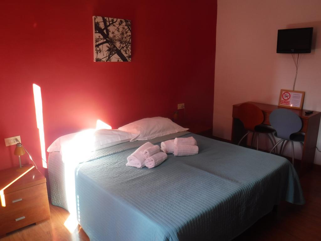 Ares Rooms Roma Quarto foto