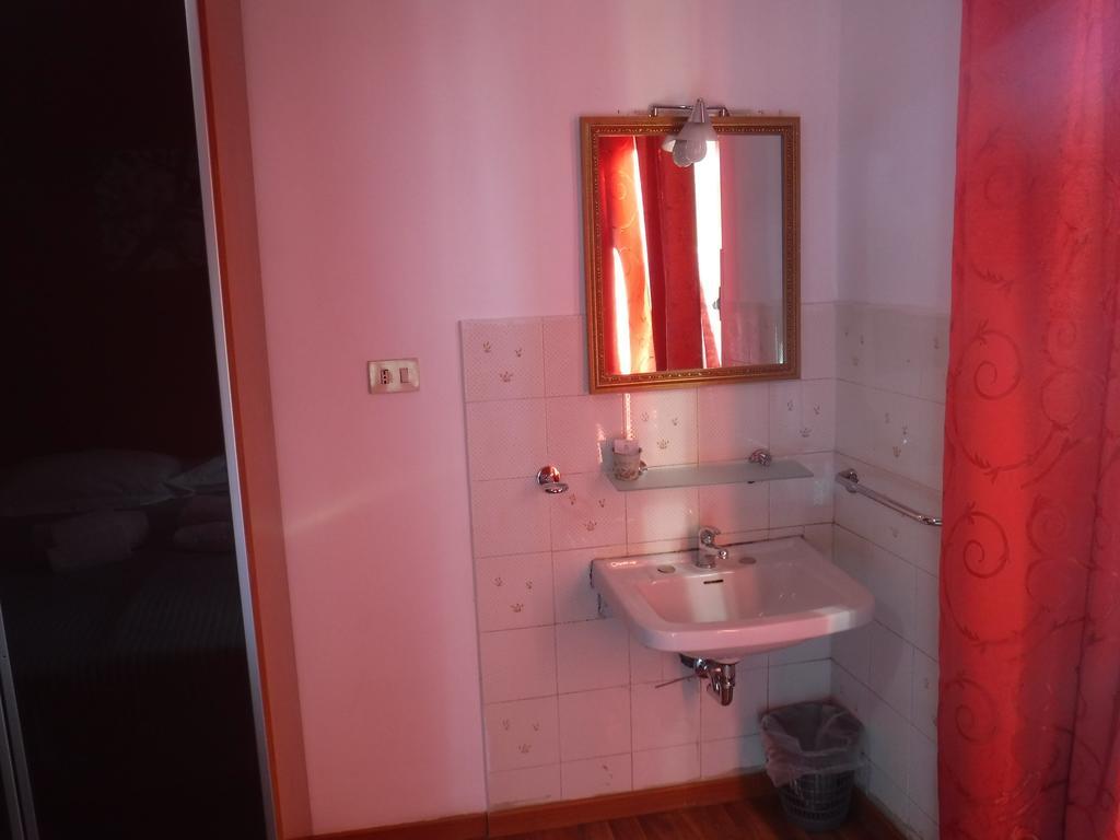 Ares Rooms Roma Quarto foto